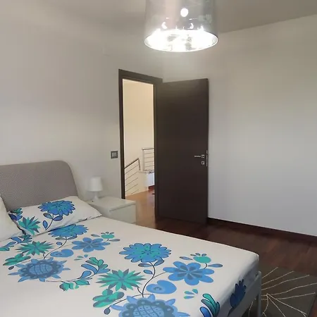 Ross House Фермо